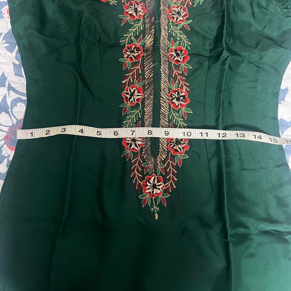 Beautiful Indian pant suit in dark green color - Picture 6 of 7